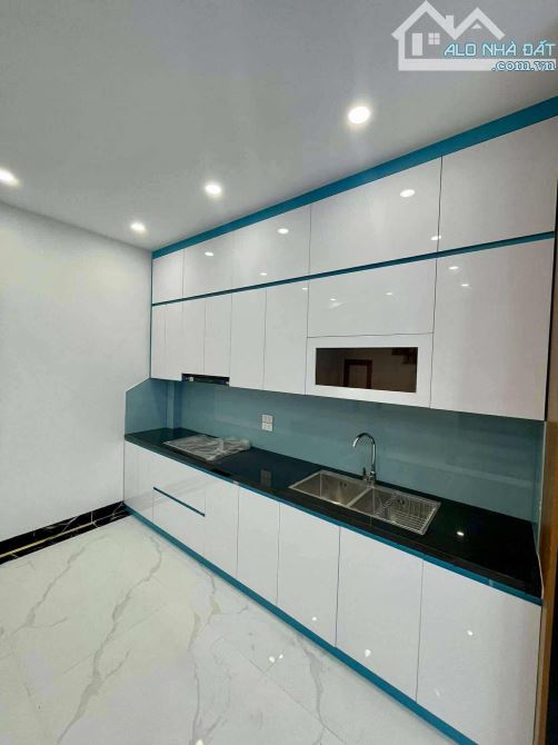 BÁN NHÀ GIA QUẤT 5 Tầng mặt tiền 5.1m diện tích 50m2 - 2
