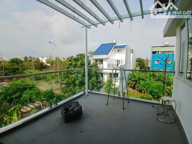 Bán nhà SHR Khu dân cư Phú Xuân Nhà Bè , 3 tầng , giá 10 tỷ - 2