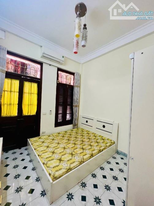 VŨ HỮU - NHÀ DÂN XÂY - GẦN PHỐ - SỔ ĐẸP - TRUNG TÂM THANH XUÂN - 34M2 x 4 TẦNG - 2