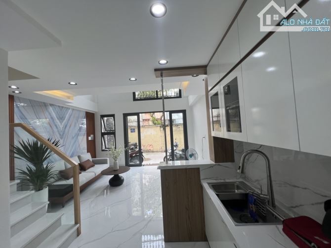 NHÀ HẺM XE TẢI SÁT MẶT TIỀN TRUNG TÂM BÌNH THẠNH 4 TẦNG MỚI- NGANG 4,4M -NHÀ FULL NỘI THẤT - 2