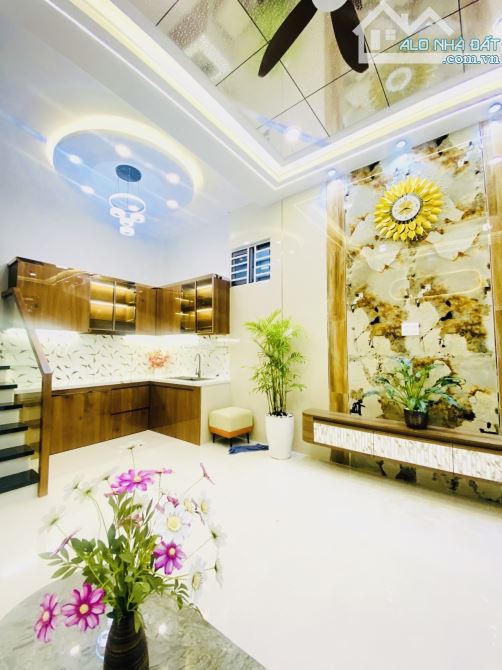 🏠 NHÀ HIẾM Q.6 – 4PN KHÉP KÍN – GIÁ CHỈ 4.08 TỶ  📍 Văn Thân, P.8, Quận 6. 📐 DT: 28m² - 2