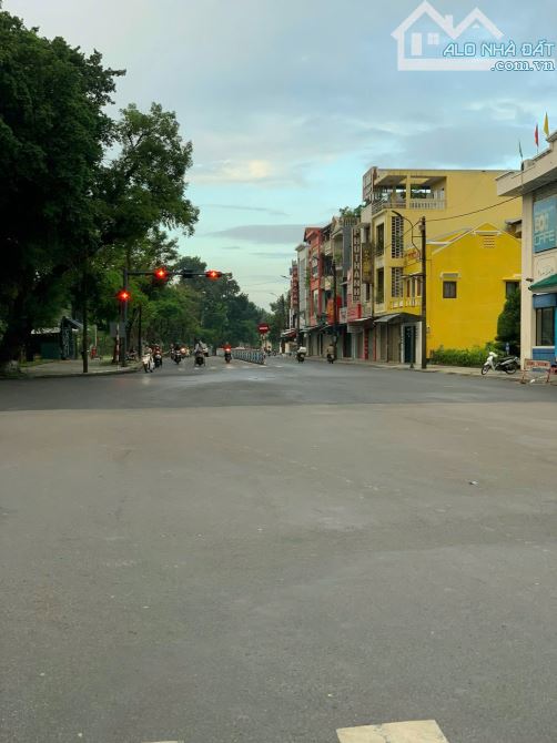 Bán Căn nhà 3 Tầng Măt tiền Trần Hưng Đạo, Phường Phú Xuân,Thành Phố Huế - 2