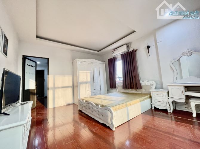 CHO THUÊ CĂN HỘ TẠI ĐỊA CHỈ 51 HÀNG CHÁO - MẶT PHỐ - 50M2 - 1N1K ĐỦ ĐỒ - 2