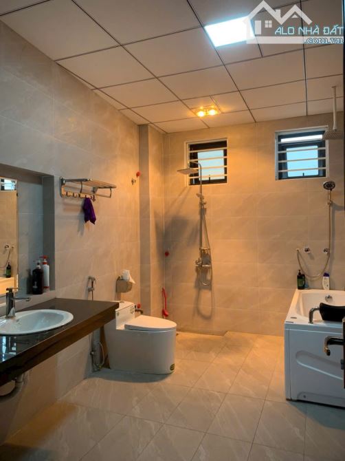 CẦN BÁN CĂN NHÀ SIÊU RỘNG,KINH DOANH, MẶT PHỐ QUANG TRUNG. DT 304M2, MT 6,2M HẬU 15M. - 2