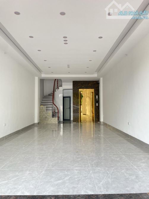 Chính chủ bán nhà phân lô bàn cờ- THANG MÁY- View 2 mặt thoáng- xây mới nội thất xịn - 2