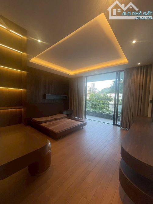 BÁN NHÀ MỚI ĐẸP 1T2L ĐƯỜNG PHAN CHU TRINH GẦN BIỂN - 126M2 ĐẦY ĐỦ CÔNG NĂNG HẺM Ô TÔ - 2