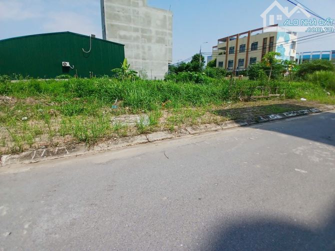 Giá cực tốt, 143 triệu/m2, bán đất đấu giá Trũng Trên, cách ga Nhổn 1km. - 2
