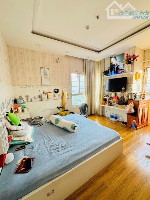 Do tính chất công việc cần bán lại căn hộ DT: 122m2 giá 5toi7 - 2