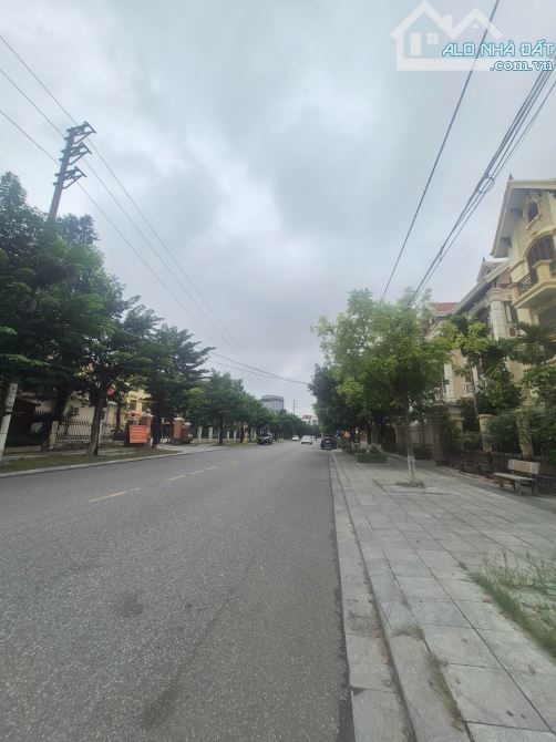 Bán đất làn 2 Nguyễn Quyền khu 9 Đại Phúc dt 117m2 mt 9.96m h ĐN giá  16,5 tỷ - 2