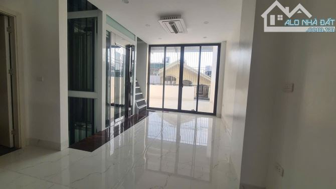 Nhà 5T*35m2 thiết kế cực đẹp, ngõ nông rộng ô tô vào tận cửa gần đại học. Giá 3ty05 - 2