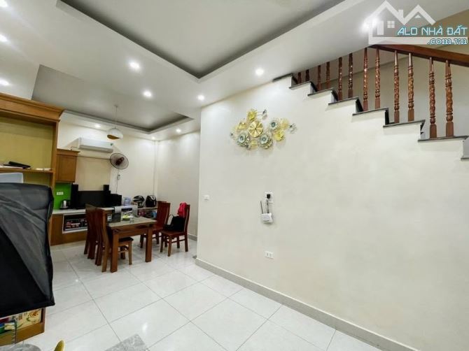 SIÊU HIẾM! NHÀ ĐẸP 5 TẦNG – 30m² TRUNG TÂM TRÂU QUỲ – Ô TÔ 7 CHỖ VÀO NHÀ – NHỈNH 4 TỶ 🔥 - 2