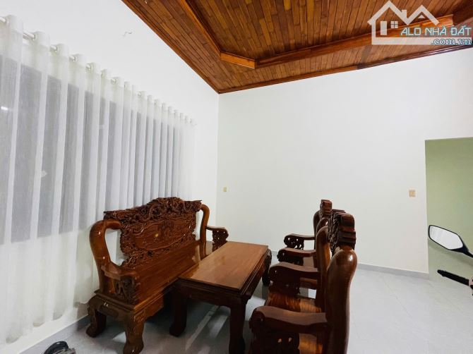 bán gấp căn nhà cấp 4  mới mặt tiền 107 giá tốt - 2