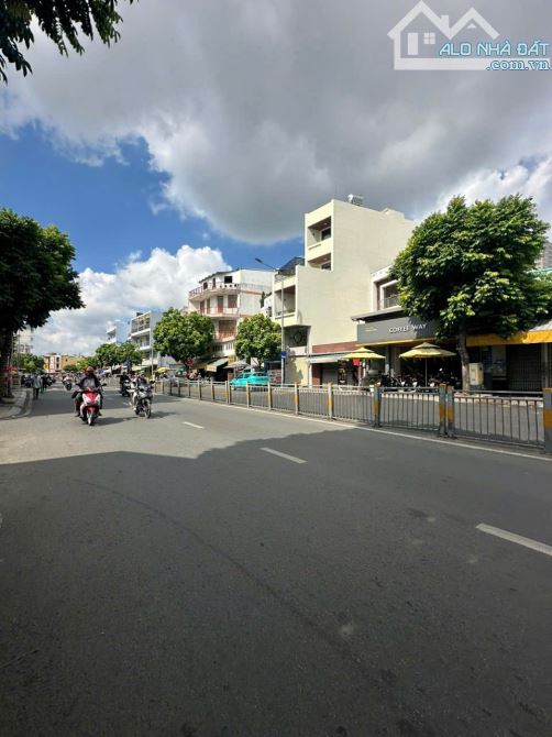 CHO THUÊ NHÀ GÓC LŨY BÁN BÍCH , 1 TRỆT 4 LẦU NHÀ ĐẸP MỚI 99% SẠCH SẼ - 2