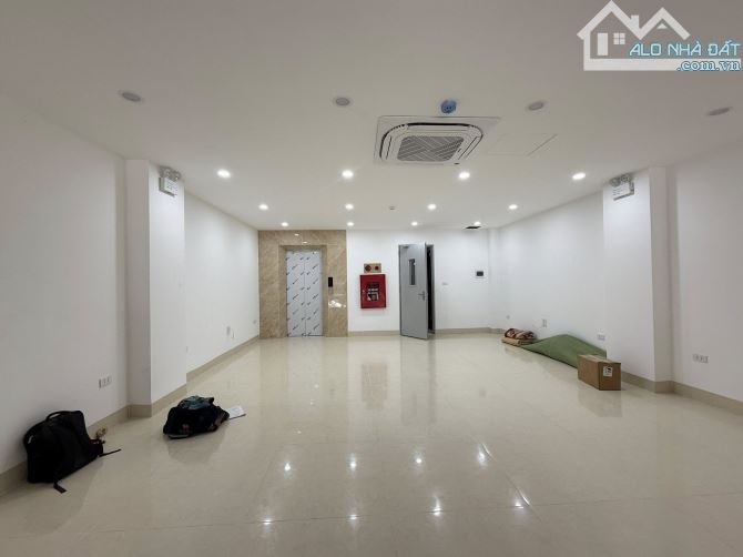 SIÊU PHẨM, TÒA MẶT PHỐ NGUYỄN NGỌC NẠI, THANH XUÂN,DT 108M,9 TẦNG,GIÁ BÁN 57 TỶ. - 2