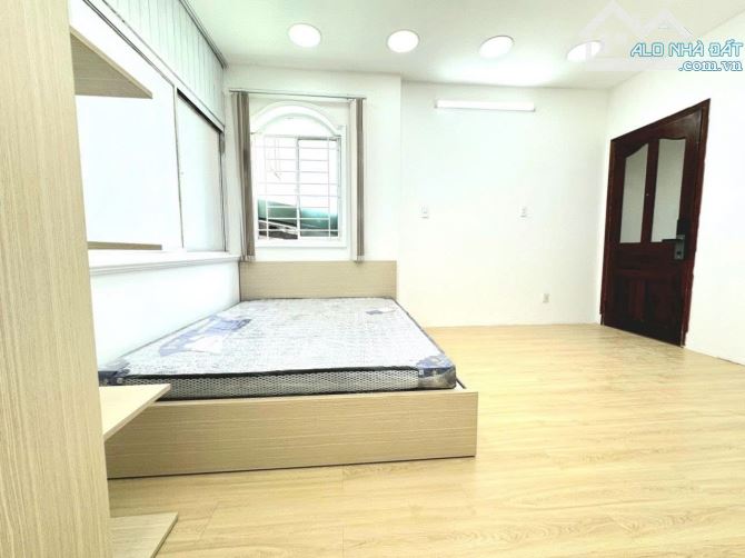 Cho thuê căn hộ Q1, Đường Thủ Khoa Huân, gần ĐH Văn Lang, Công Viên Tao Đàn, CV 23/9 - 2