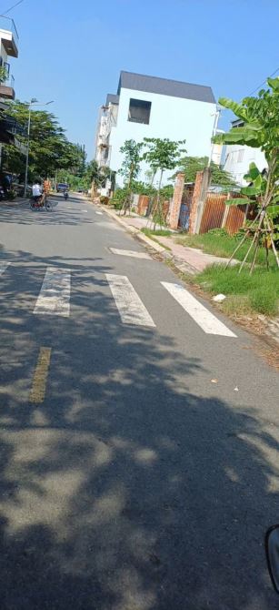 Cần bán lô đất mặt tiền đường xe hơi cách hương lộ 2 chỉ vài chục mét - 2