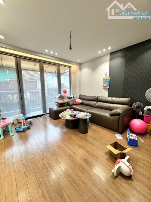BÁN NHÀ 5 TẦNG MỚI ĐẸP-DT 61M2 6 PHÒNG NGỦ KHÉP KÍN- Đ NGUYỄN VĂN CÔNG - Nhà hiện trạng mớ - 2