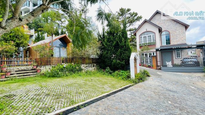 Bán Biệt Thự View Thông Mới Xây, DT: 200m2 10x20m – Nội Thất Hiện Đại, Hẻm Xe Hơi - 2