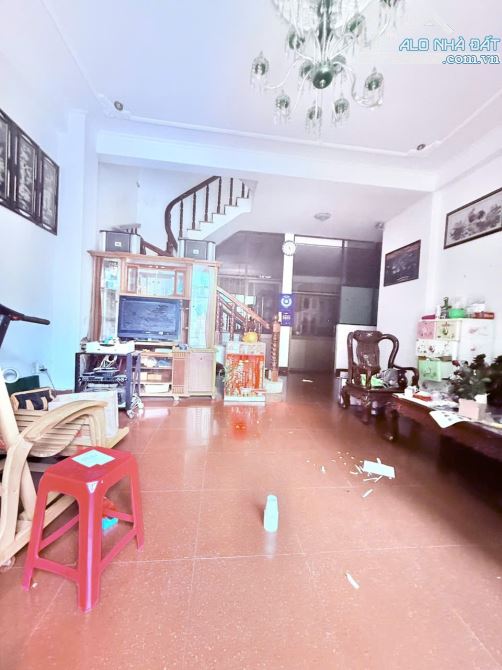 Bán nhà 572B Trần Hưng Đạo,P.2,Q.5, Dt: 9,2x23, trệt,3 lầu, Giá: 37 tỷ TL - 2