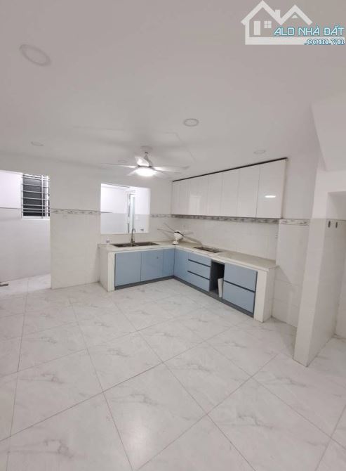 Bán căn nhà 1 trệt 2 lầu ô tô đậu cửa , hẻm cụt an ninh kế bên chợ Thủ Đức,P Trường Thọ - 2