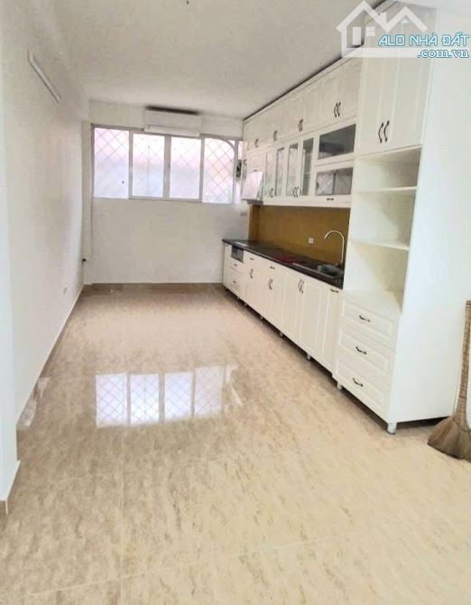 PHÂN LÔ PHAN KẾ BÍNH - NHÀ 2 MẶT NGÕ TRƯỚC SAU - 20M RA Ô TÔ TRÁNH - NGÕ THÔNG - HIẾM - 2