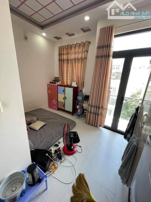 Căn Hộ Dịch Vụ 3 Tầng tại TT Quận 7, ngang 6m, 8 phòng thuê dòng tiền, sổ riêng nhỉnh 9 tỷ - 2