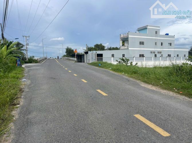 2100m2 đất lúa mặt tiền đường nhựa Rạch Tre xã An Thạnh, Bến Lức, Long An giá 13,7 tỷ - 2
