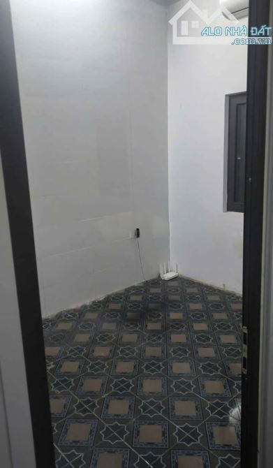 Cho thuê nhà ngõ ô tô Khương Trung, 3.5 tầng x 42m2, 3 ngủ, 3 vệ sinh, 12 Triệu - 2