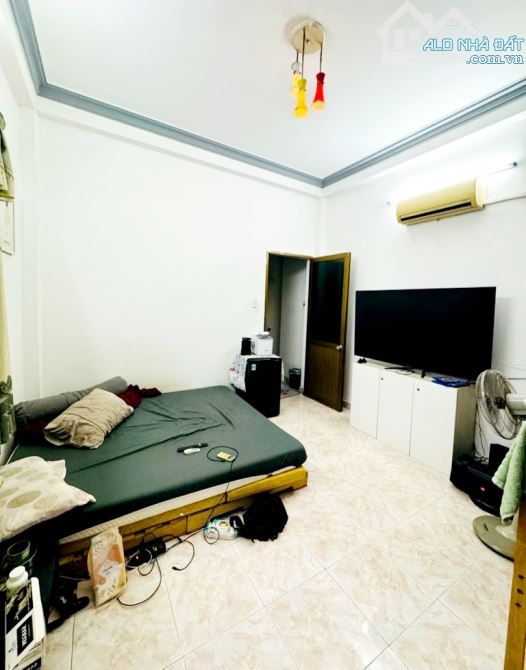 Bán nhà gần chợ Cây Quéo, 4 tầng BTCT, sát MT Hoàng Hoa Thám - 2