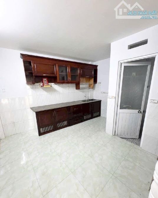 BÀ HOM, 4M X10M, 2 TẦNG ĐÚC, HXH TỚI NHÀ, HẼM THÔNG, GIÁP Q5,Q6,Q11, GẦN AEON, CHỈ 4.X TỶ - 2