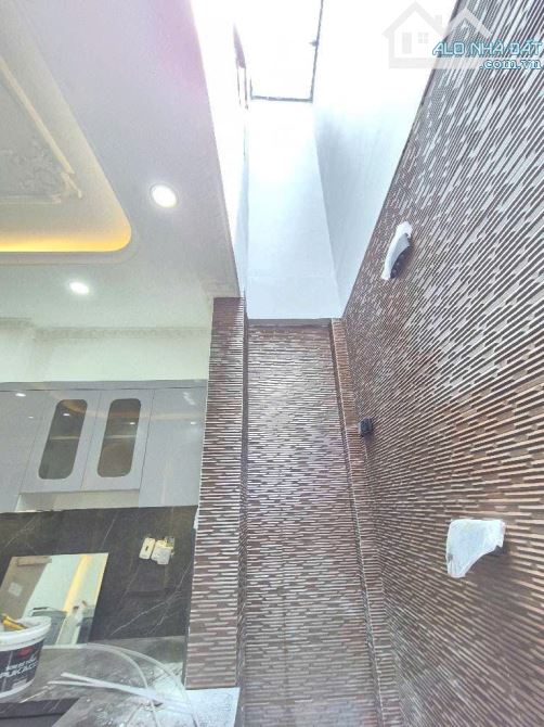 NHÀ MỚI VÀO Ở NGAY. TĂNG TOAN BỘ NỘI THẤT.52M2, 3 TẦNG SỔ VUÔNG.6,9 TỶ. Kết cấu 1 trệt,1 l - 2