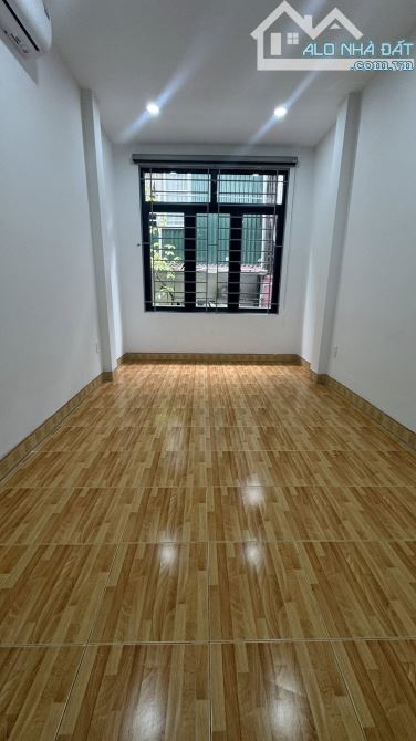 Trung tâm Đống Đa, nhà dân xây, 4 ngủ thoáng sáng, ngõ thông rộng, ở ngay. - 2
