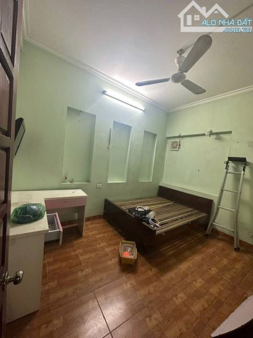 Bán nhà Nam Từ Liêm 42m2 , lô góc , 5 tầng , gần chợ , giá 7.x tỷ - 2