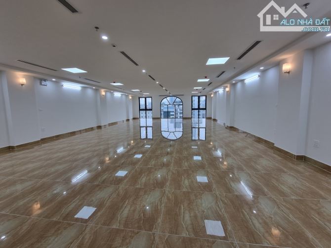 Bán Nhà 6 Tầng Mặt Tiền 9m, Chùa Láng, Đống Đa - Diện Tích 112m², Giá 115 tỷ, Đầu Tư Sinh - 2