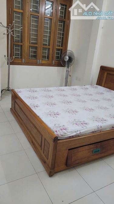 Cho thuê nhà riêng ngõ 414 Đường Láng, Đống Đa 45m x 4T, 4PN3VS giá 13 triệu - 2