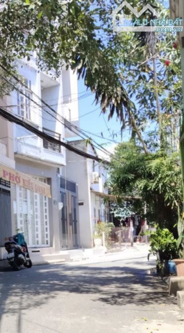 NHÀ SIÊU PHẨM ĐẸP 4 TẦNG, CHỈ HƠN 5 TỶ, PHƯỜNG 7 , QUẬN 8 - 2