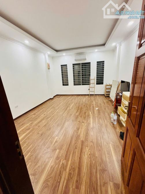 Cho thuê nhà riêng Xã Đàn, Đống Đa 40m x 5T giá 15 triệu, MỚI TINH, 100m ra phố - 2