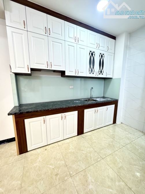 BIỆT THỰ LIỀN KỀ TẠI LONG BIÊN-GARA OTO-ĐƯỜNG 6M OTO TRÁNH-VỊ TRÍ ĐẸP CỰC THUẬN TIỆN - 2