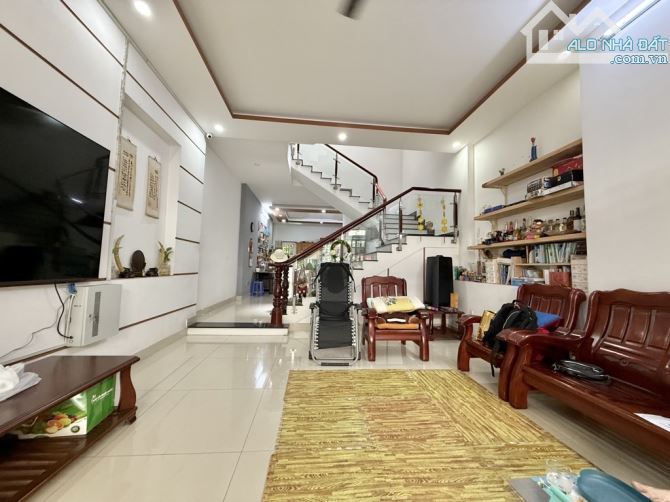 MẶT TIỀN ĐƯỜNG D2 - QUẬN 9 - 115M2 - 13 TỶ - 2