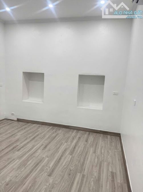 NHỈNH 3 TỶ CÓ NGAY  NHÀ TT PHỐ HÀNG THAN 26M X 3 TẦNG, SỔ RIÊNG, CÓ NÓC - 2