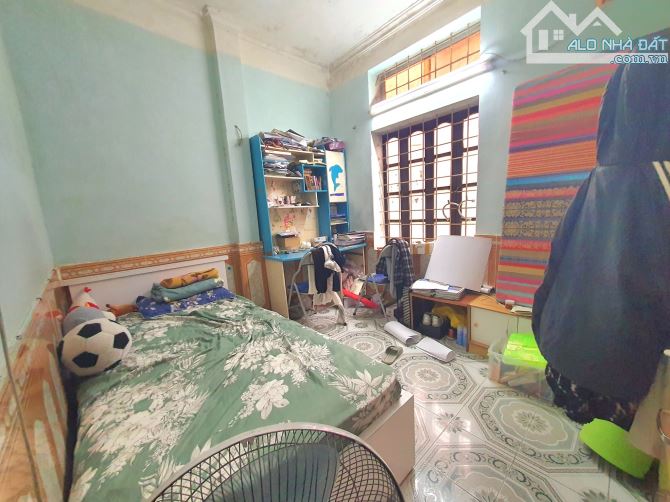 Bán nhà C4 phố Chùa Bộc 82 m2 ô tô vào nhà giá 20.5 tỷ - 2