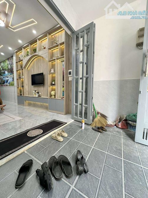 SIÊU PHẨM FULL NỘI THẤT - XE HƠI TỚI NHÀ- 40M2 - 3 PHÒNG NGỦ - 4.99 tỷ - 2