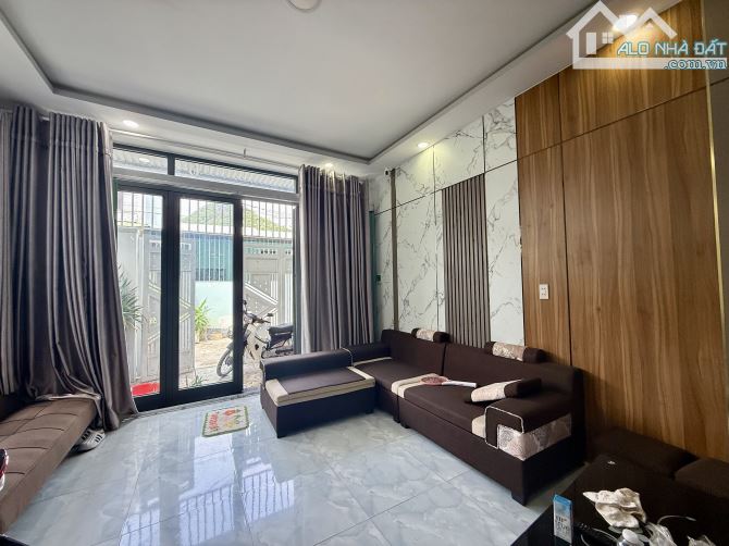 Bán căn nhà 3 tầng đã hoàn công hẻm ô tô Liên Hoa, Vĩnh Ngoch - 2