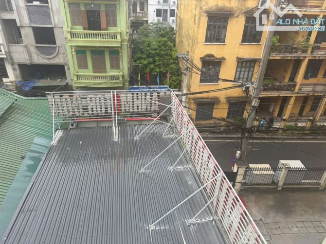 Chính chủ bán nhà mặt phố 146m2- 4 tầng, đang kinh doanh tốt, 1 mặt tiền, 1 mặt thoáng. - 2