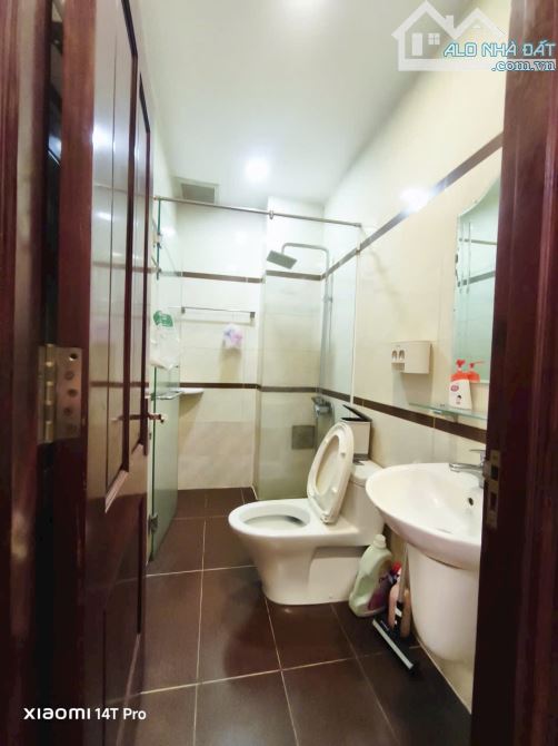Bán nhà ngay chung cư đạt gia,gần bệnh viện Thủ Đức,giá 5,4 tỷ,sổ hoàn công đủ - 2