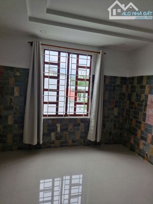 Gia đình cần bán khách sạn gần biển Nha Trang giá rẻ hơn xung quanh nhiều! - 2