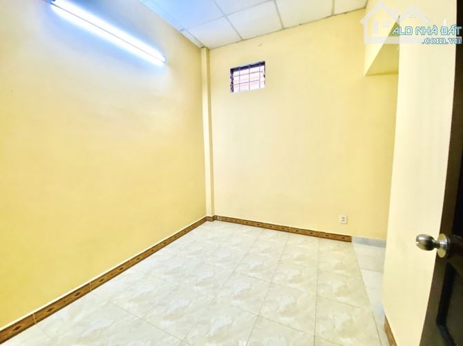 2 TẦNG GÒ VẤP - 4,1 × 8 HẺM 6M - PHẠM VĂN ĐỒNG - nhỉnh 4 TỶ - 2