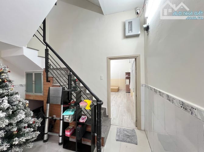 Bán nhà mặt phố tại Cách Mạng Tháng Tám, 104.6 m2, 4PN, 4WC, Quận 3, HCM - 2