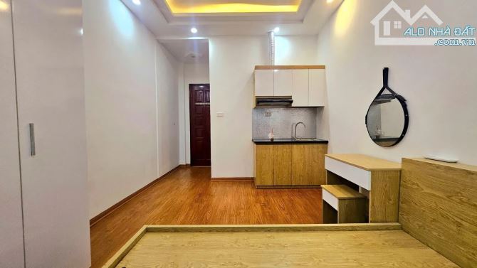 CCMN PHỐ QUAN HOA - GẦN CÁC TRƯỜNG ĐẠI HỌC , 9 KHÉP KÍN, FULL NỘI THẤT.  9.8 TỶ - 2