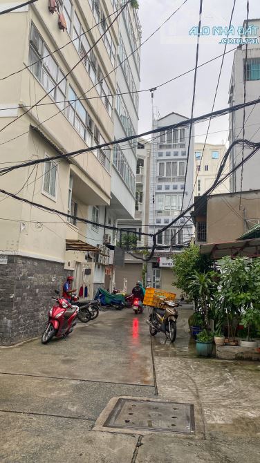 Nhà Nguyễn Trãi Q1 - Hẻm xe hơi dân trí cao - 1 trệt 2 lầu - Diện tích 16.8m2 - 2
